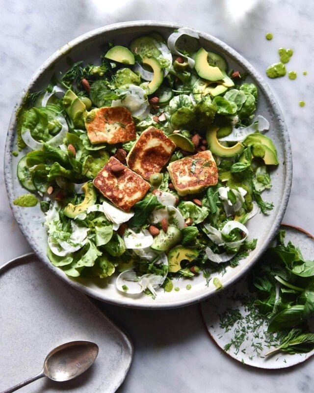 Green halloumi salad